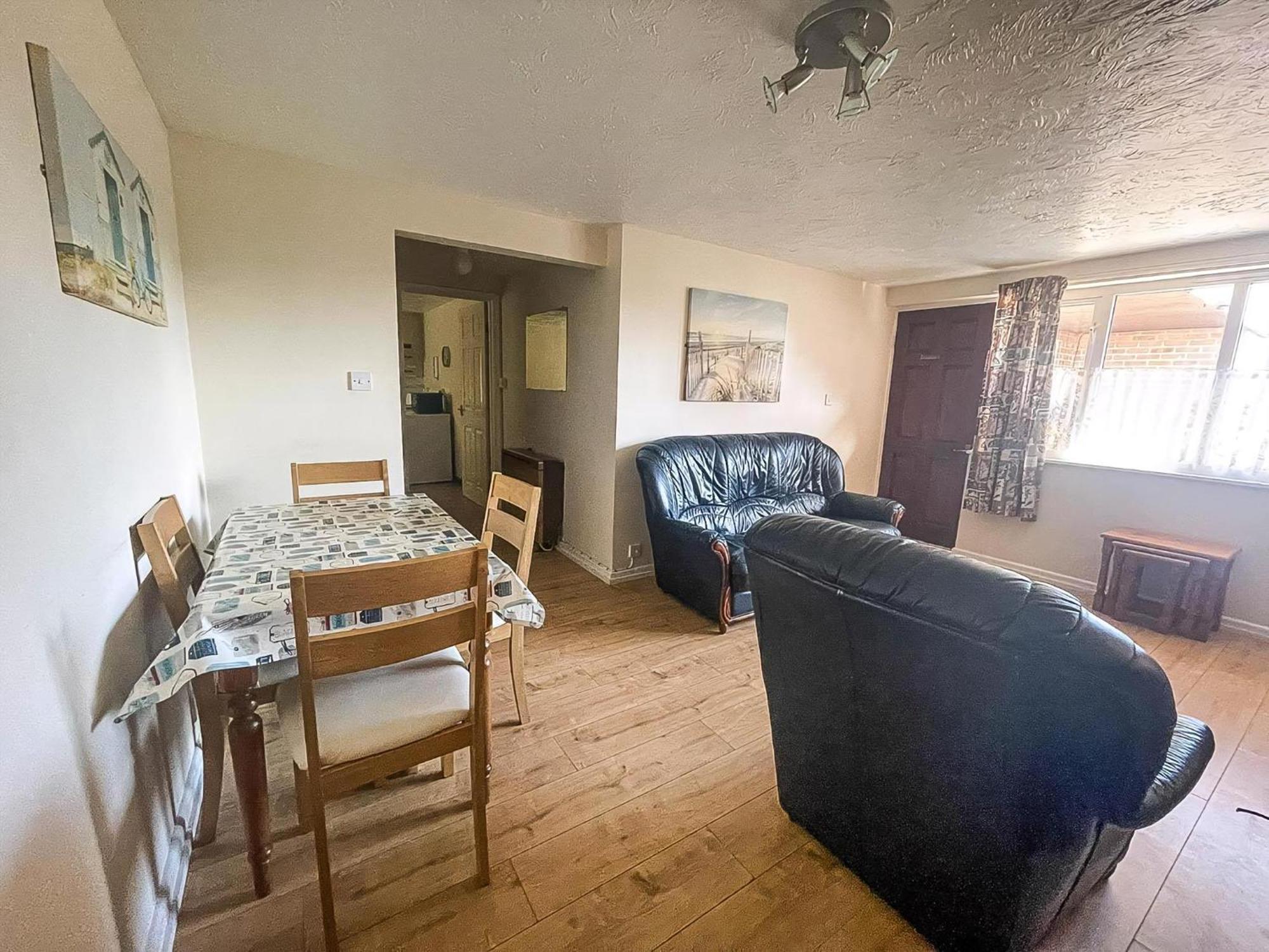 Ferienhaus Seaside By The In Beautiful Hemsby, Norfolk Ref 99006j