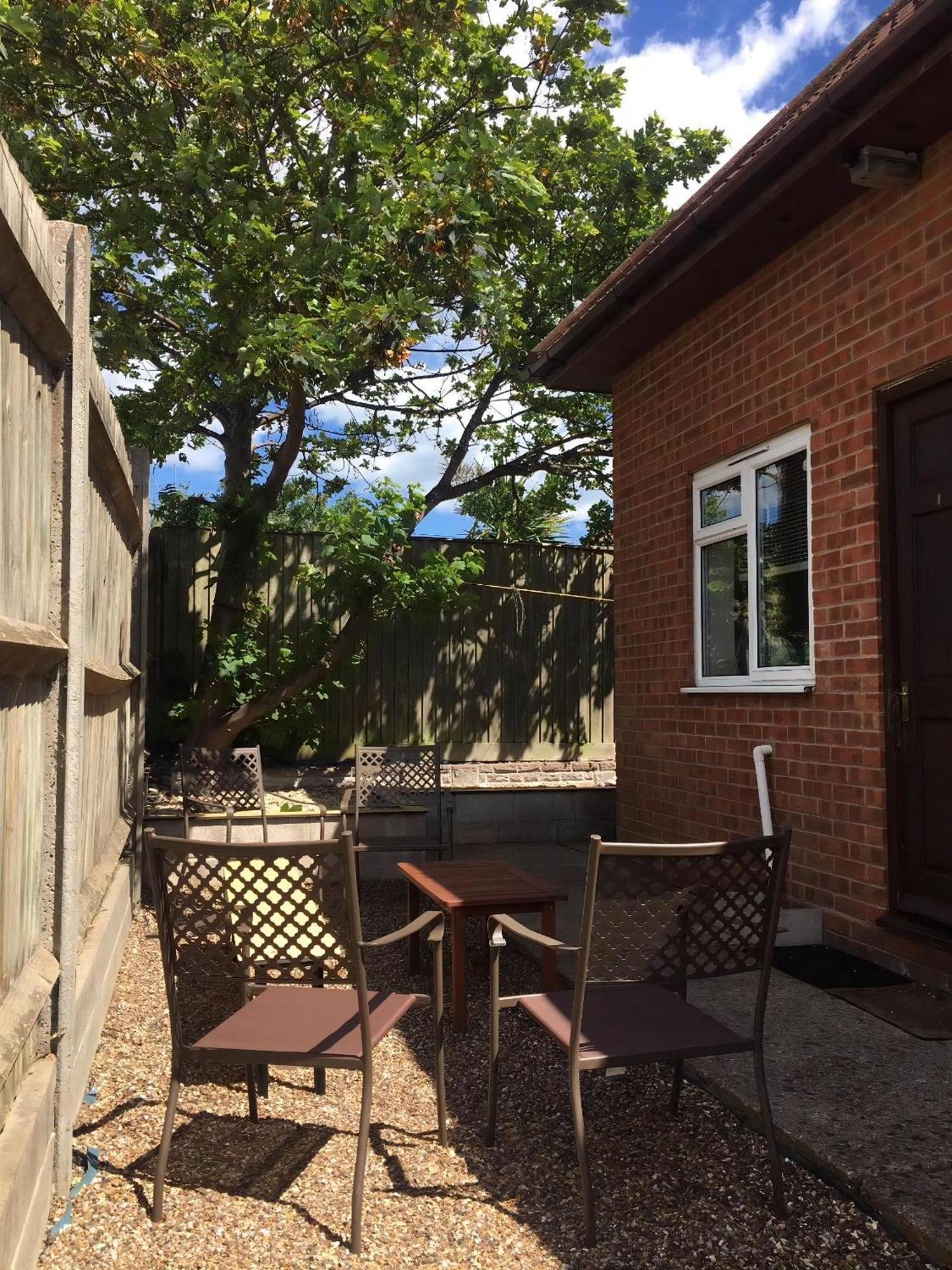 Seaside By The In Beautiful Hemsby, Norfolk Ref 99006j